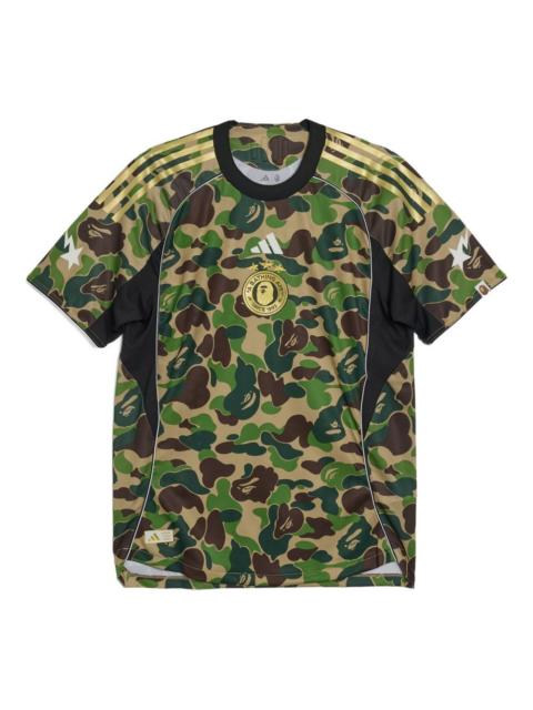 camouflage-print T-shirt