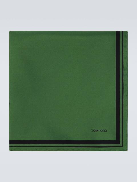 Printed silk twill pocket square