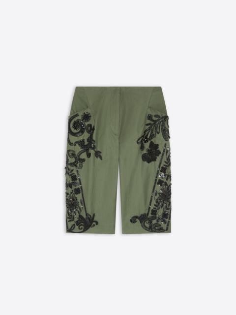 EMBROIDERED CAPRI PANTS