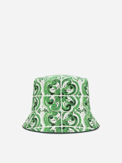 Reversible bucket hat with majolica print
