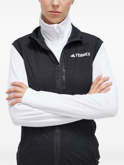 zip-fastening hooded vest