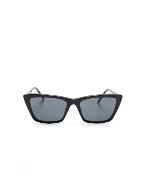 cat eye-frame sunglasses