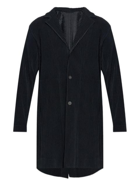 button-fastening coat
