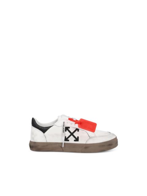 Arrows-motif sneakers