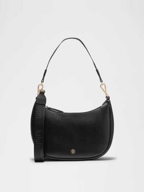 City Essentials Small Shoulder Bag 3L *Smooth Leather Alternative