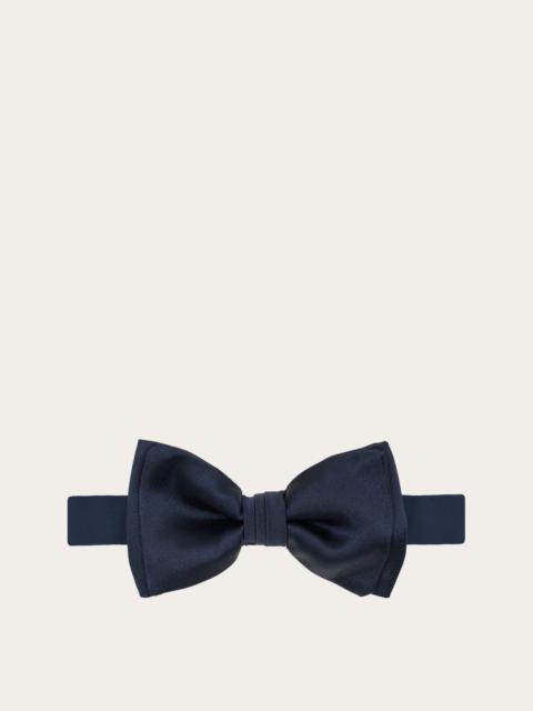 Silk bow tie