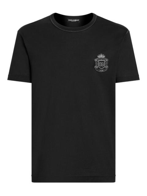 crest-appliqué T-shirt