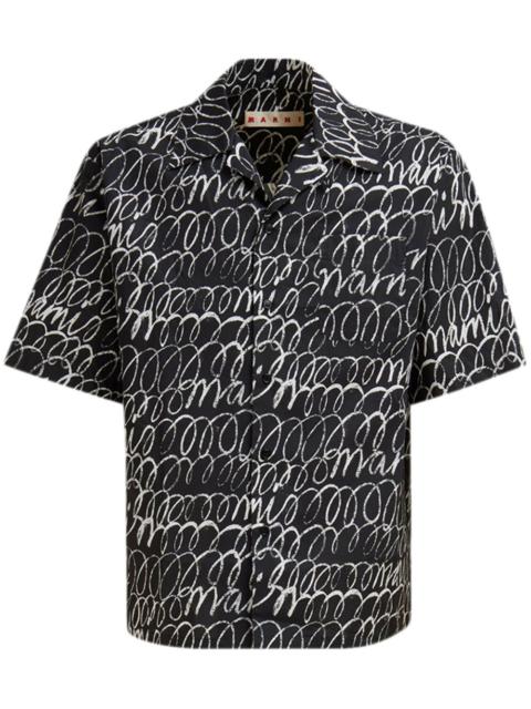 graphic-print shirt