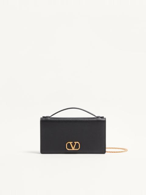 VLOGO SIGNATURE GRAINY CALFSKIN WALLET WITH CHAIN