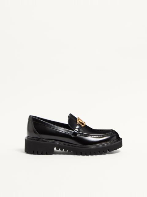 VLOGO SIGNATURE CALFSKIN LOAFER