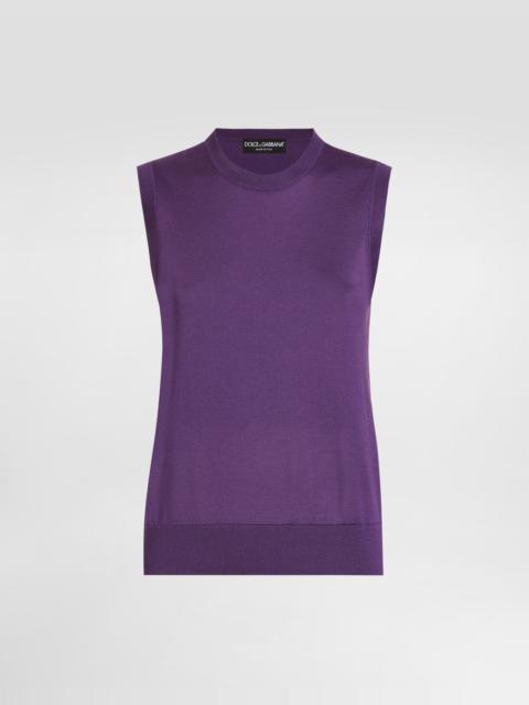 Silk tank top with flower brooch