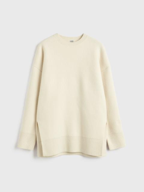 Double-knit pullover snow