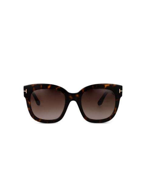 cat-eye frame sunglasses