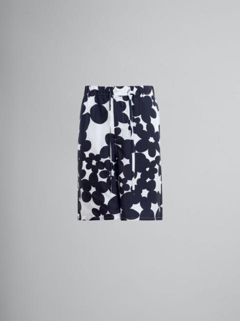 SILK BERMUDA SHORTS WITH BLACK AND WHITE DILLIES PRINT
