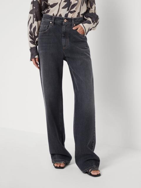 Authentic denim loose trousers with shiny tab