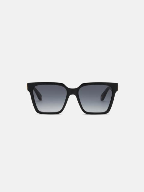 Wide front femenine sunglasses.