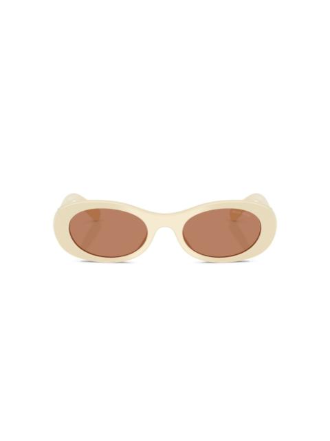 oval-frame sunglasses