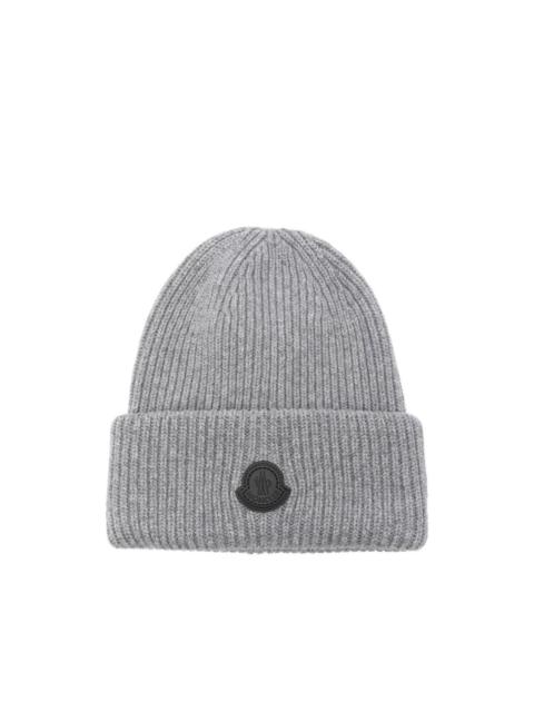 ribbed logo-patch beanie hat
