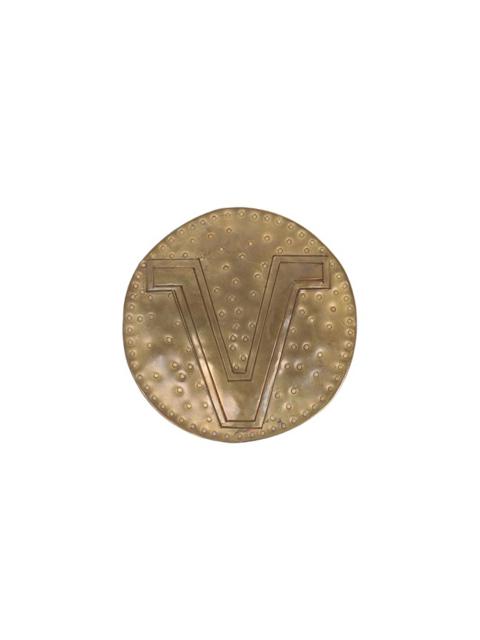 V BADGE 80MM BRASS