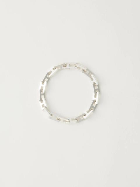 A CHAIN BRACELET