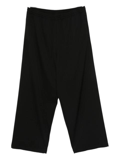 elastic-waist trousers