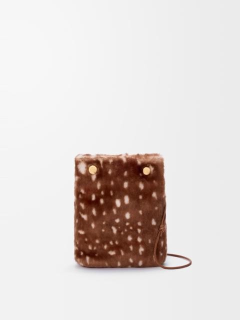 Pebble pouch in printed shearling