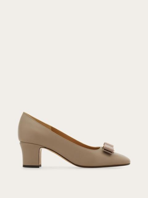 Vara bow block heel pump