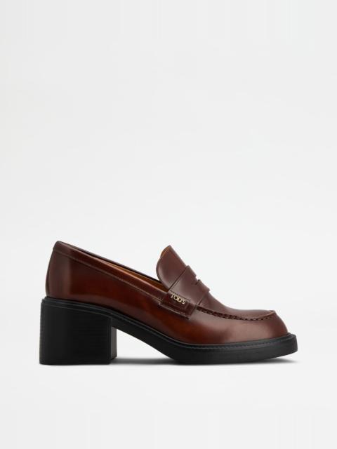 LOAFERS IN LEATHER - BROWN
