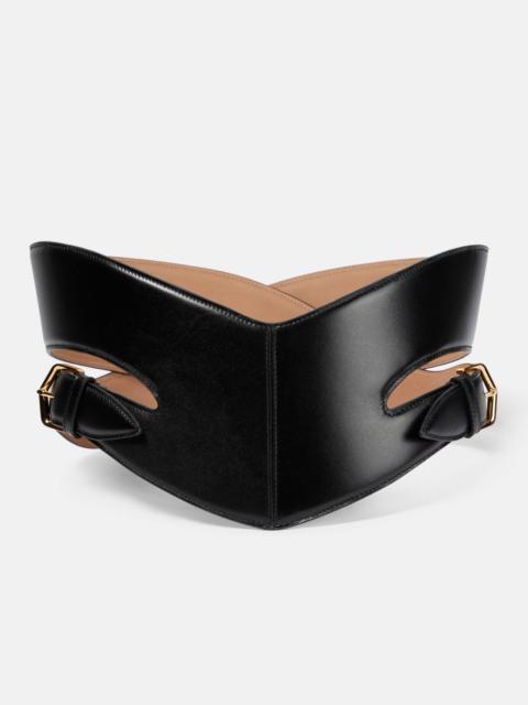 Cut-out leather belt