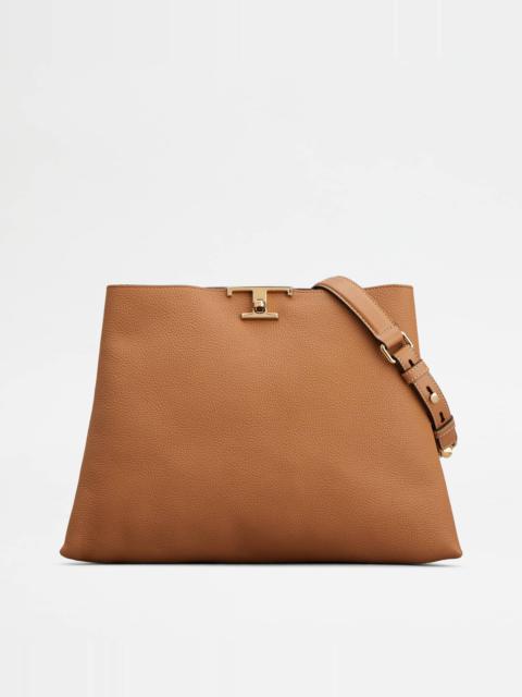 T TIMELESS SHOULDER BAG IN LEATHER MEDIUM - BROWN