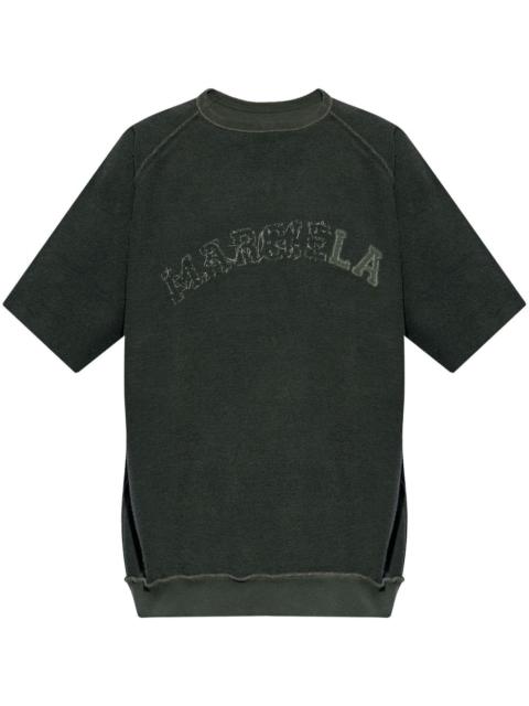 logo-embroidered T-shirt