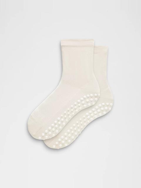 Unisex Find Your Balance Grip Quarter Socks