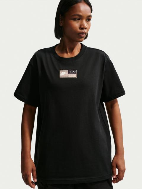 Nike Sportswear Classic Women's Oversized T-Shirt