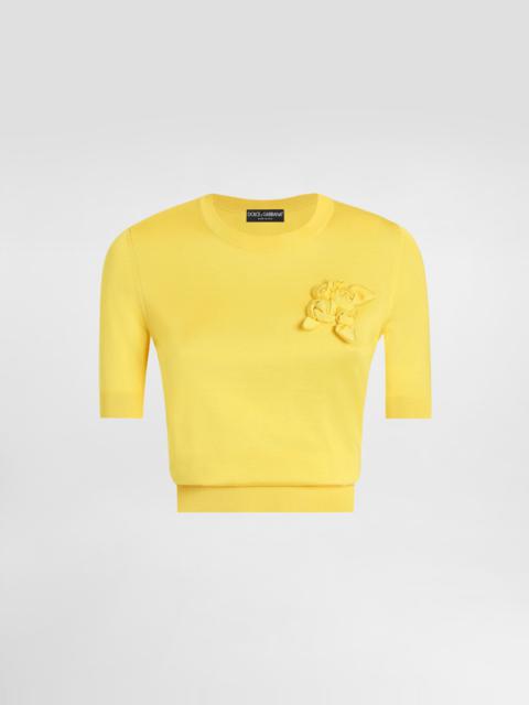 Short-sleeved silk sweater with flower embellishment