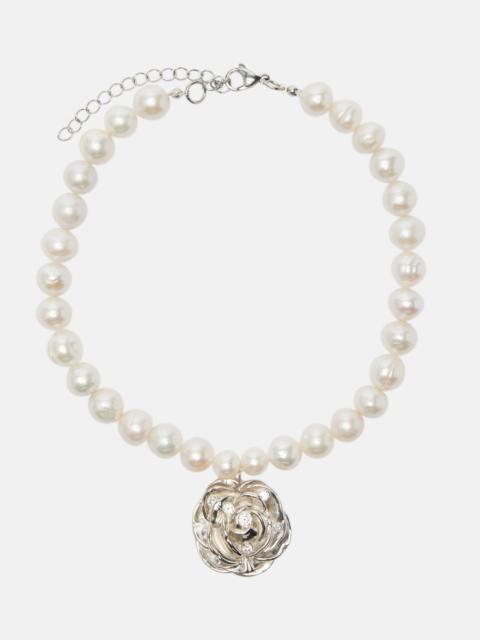 Floral faux pearl pendant necklace