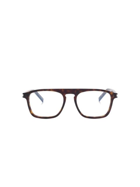 tortoiseshell-effect glasses