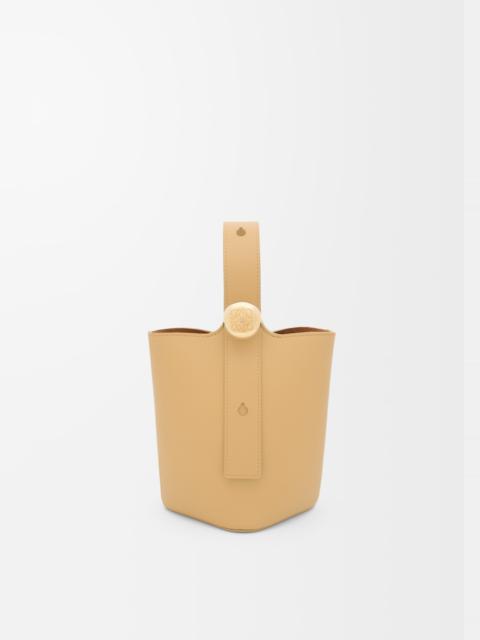 Mini Pebble bucket in smooth calfskin