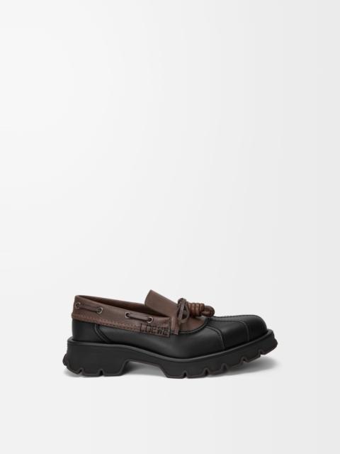 Bobby derby in calfskin and vegetable-tanned calfskin