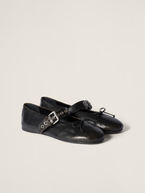 Crackle leather ballerinas