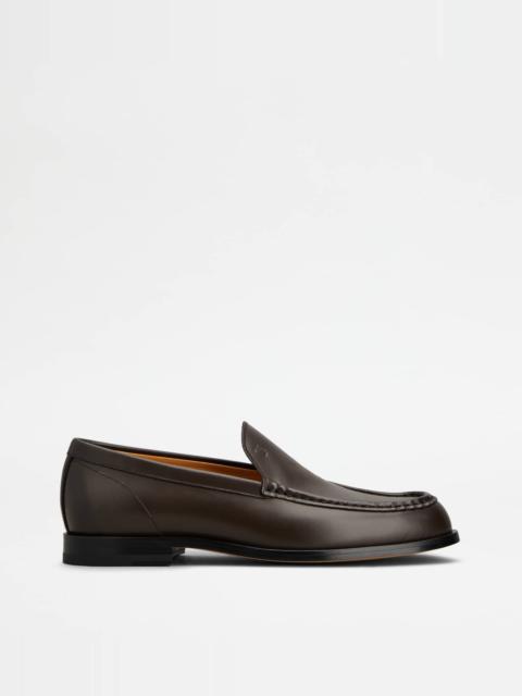 SLIPPER LOAFERS IN LEATHER - BROWN