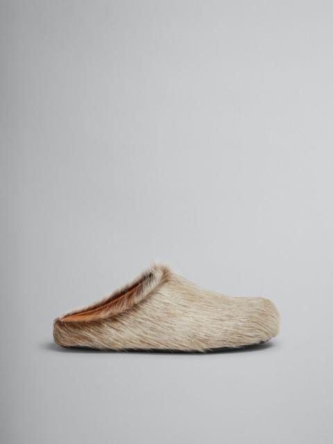 BEIGE LONG HAIR CALFSKIN FUSSBETT SABOT