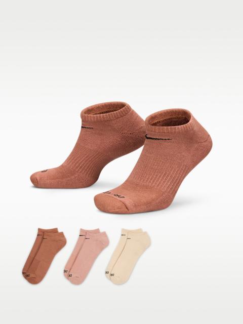 Nike Everyday Plus Cushion Training No-Show Socks (3 Pairs)