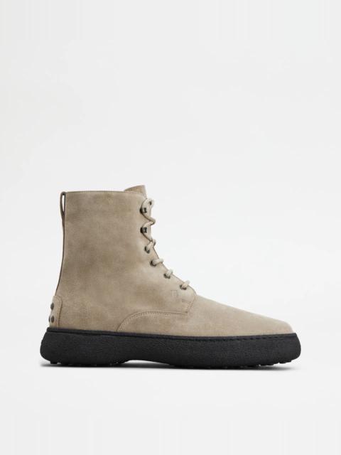 TOD'S W. G. LACE-UP ANKLE BOOTS IN SUEDE - BEIGE