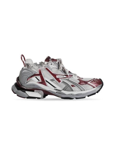 Men's Runner Sneaker in Burgundy