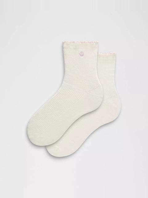 Unisex Lettuce Edge Quarter Socks