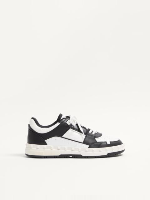 FREEDOTS LOW-TOP SNEAKER IN CALFSKIN