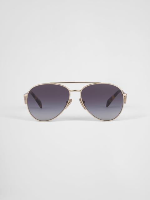 Sunglasses with triangle logo