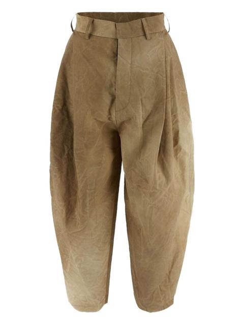pleated trousers