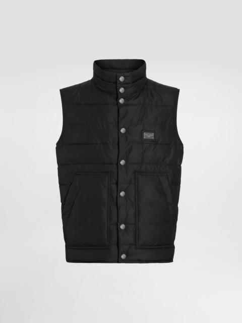 Nylon vest with branded tag