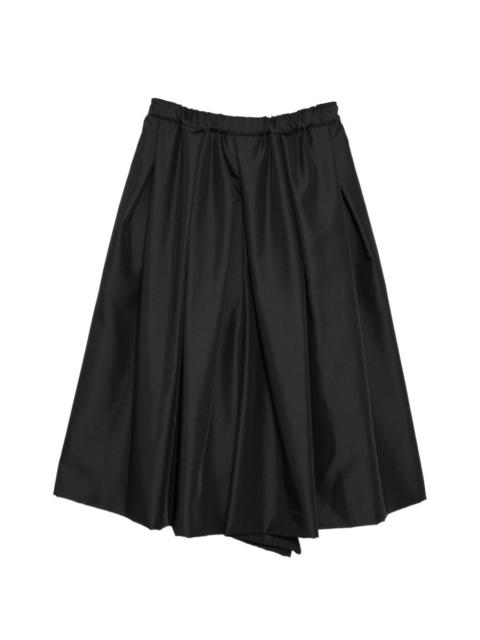 pleated trousers